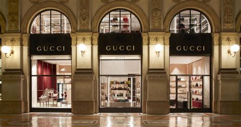 gucci via del corso roma|negozio gucci milano.